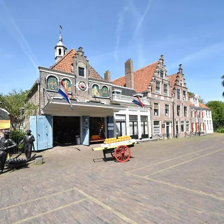 Hébergement de vacances Charming House In The Center Of