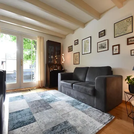 Serene Getaway In Edam