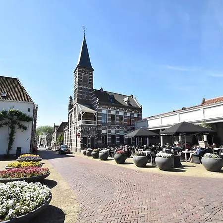 Serene Getaway In * Edam