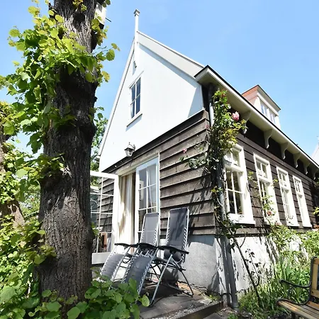 Serene Getaway In Feriehus Edam