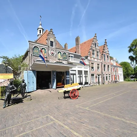 Serene Getaway In Feriehus Edam