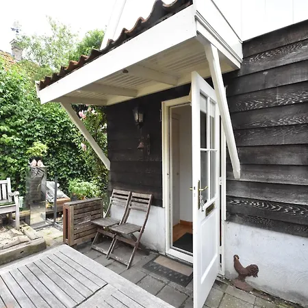 Serene Getaway In Edam